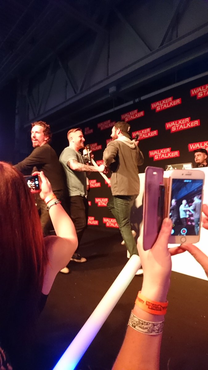 Clarebear230490's tweet photo. Didn't think today could be topped but @RossMarquand @TraynorLand  @JamesAFrazier @RealDaveSolo you just made the ending perfect had the best night I've had in a long time! Such a laugh! Thank you so much ❤️ #dancingqueens #WSCLondon #zombiebash https://t.co/sBOUodGnBZ