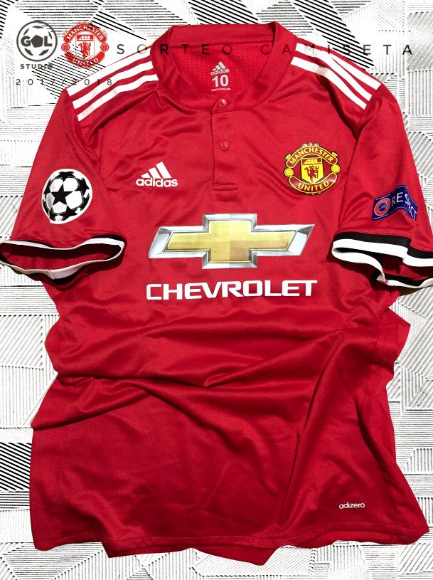 Studio_Gol's tweet photo. Gánate esta camiseta del Manchester United. Sólo tienes que seguirnos, darle Rt y acertar quienes avanzan en las 4 llaves de Champions de la proxima semana: 
Roma-Shaktar
Besiktas-Bayern
Barça-Chelsea
ManUtd-Sevilla
entre los acertantes el Viernes 16/03 sortearemos la camiseta https://t.co/eVTIQ12PmZ