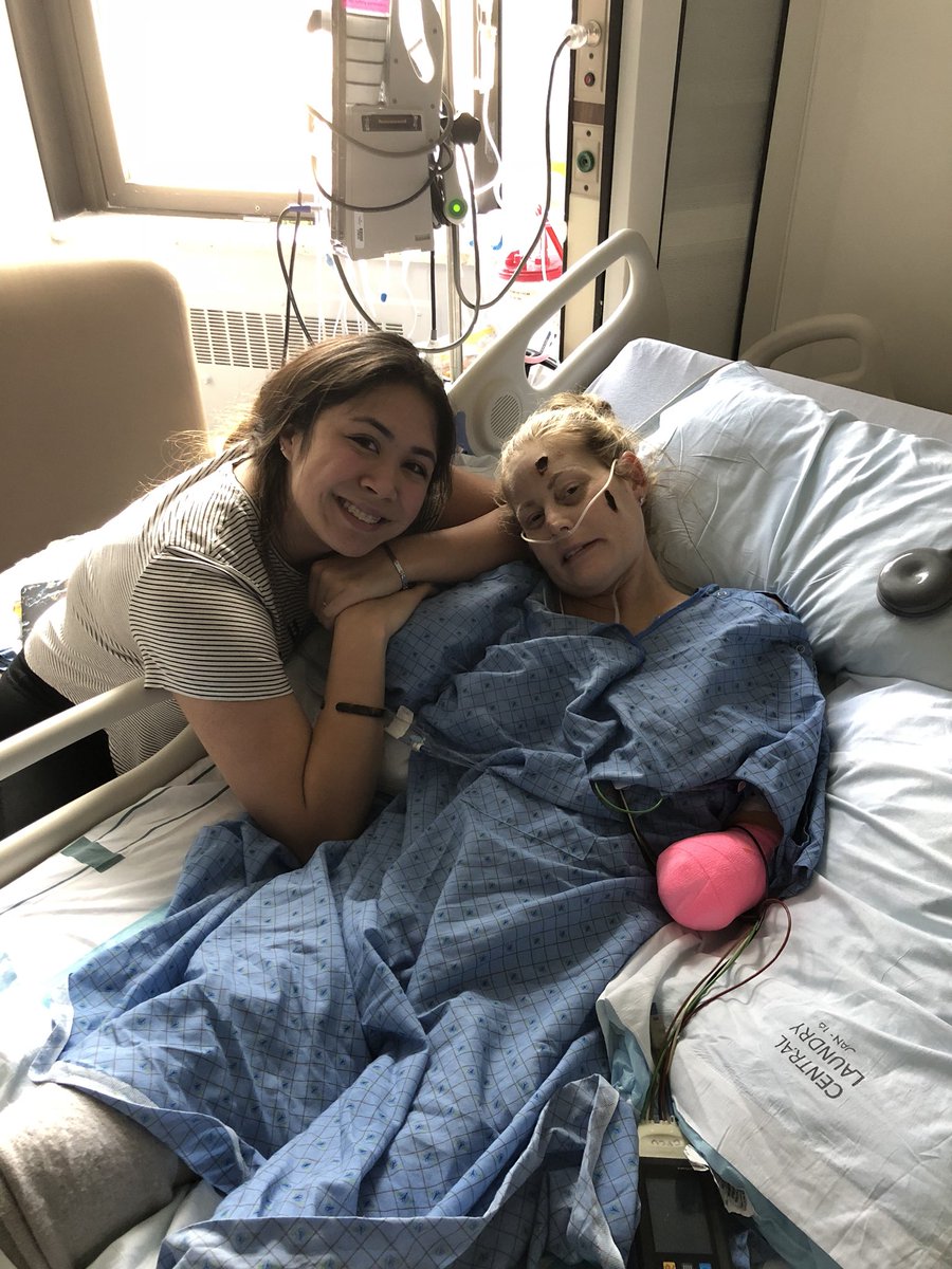 riellysale's tweet photo. My aunt Tiffany was diagnosed w bacterial AND viral pneumonia, then got sepsis which is a life threatening blood infection that took 4 of her limbs. Her prosthetics all together are $225,000. the GoFundMe link is in my bio, PLEASE SHARE. TWITTER DO YOUR THING 🙏🏽 anything helps! https://t.co/DPNfZ61F9j