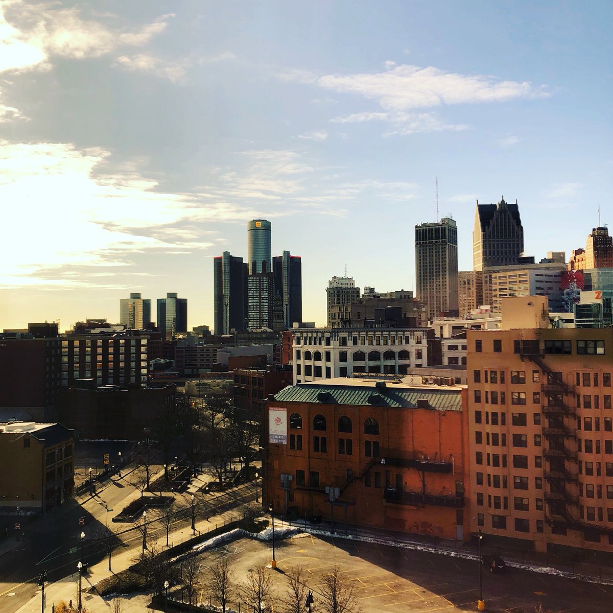 detroitreveal's tweet image. Sunrise of Detroit.  View from the @DAC_Detroit.  

#detroitskyline #detroitrevealed #detroitarchitecture #detroitlove