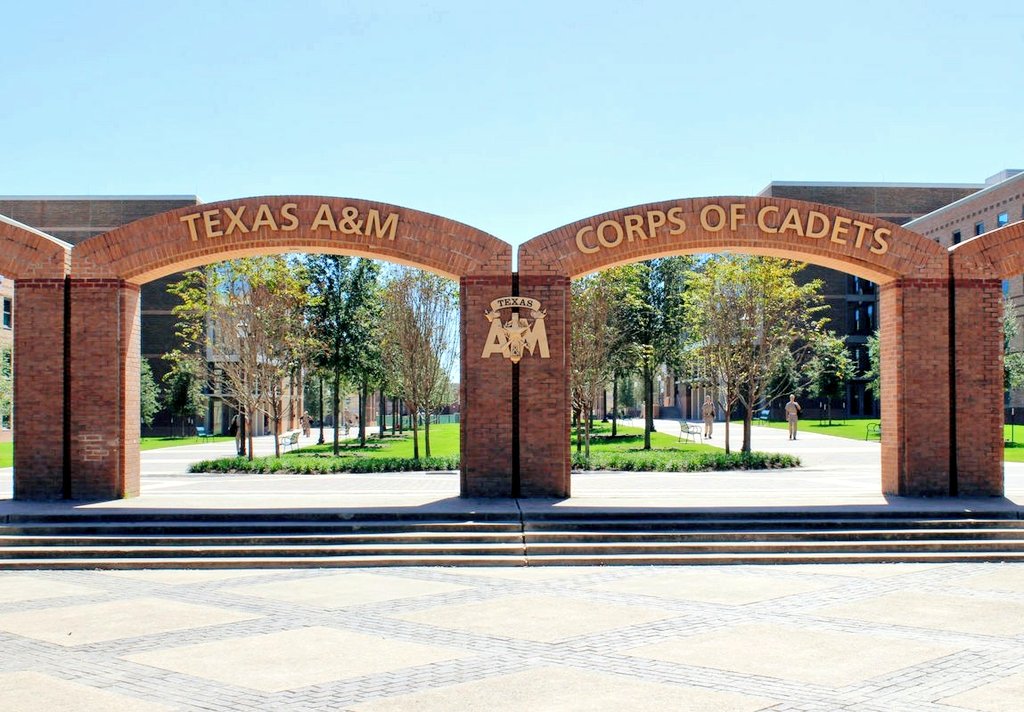 Best Colleges tweet media