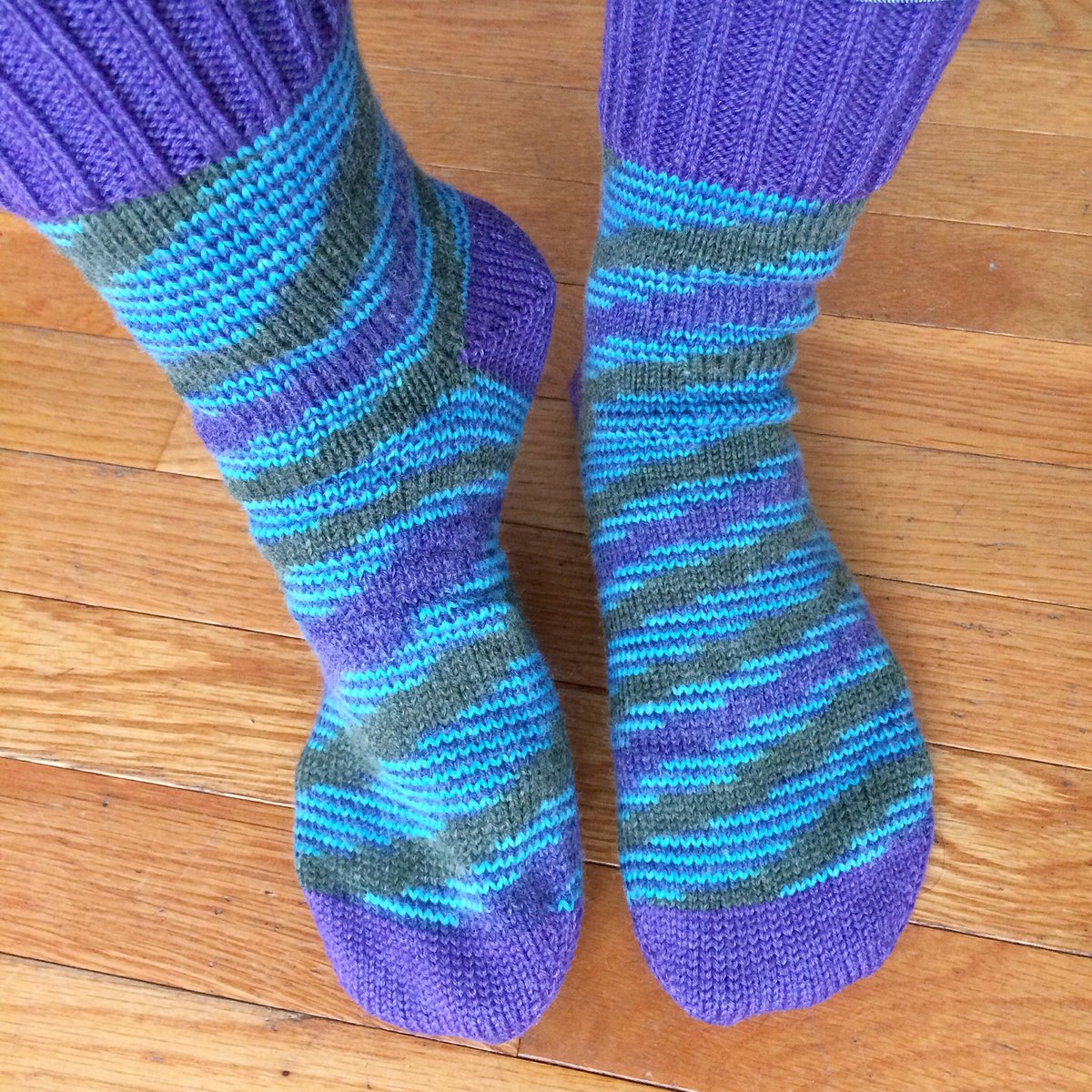 machineknits's tweet photo. I really love how these turned out!
#machineknitting #knit #knitting #knitsocks #sockknitting #circularknit #yarnlove #wool #selfstripingyarn #rochesterny https://t.co/vM1Nl0nx6S