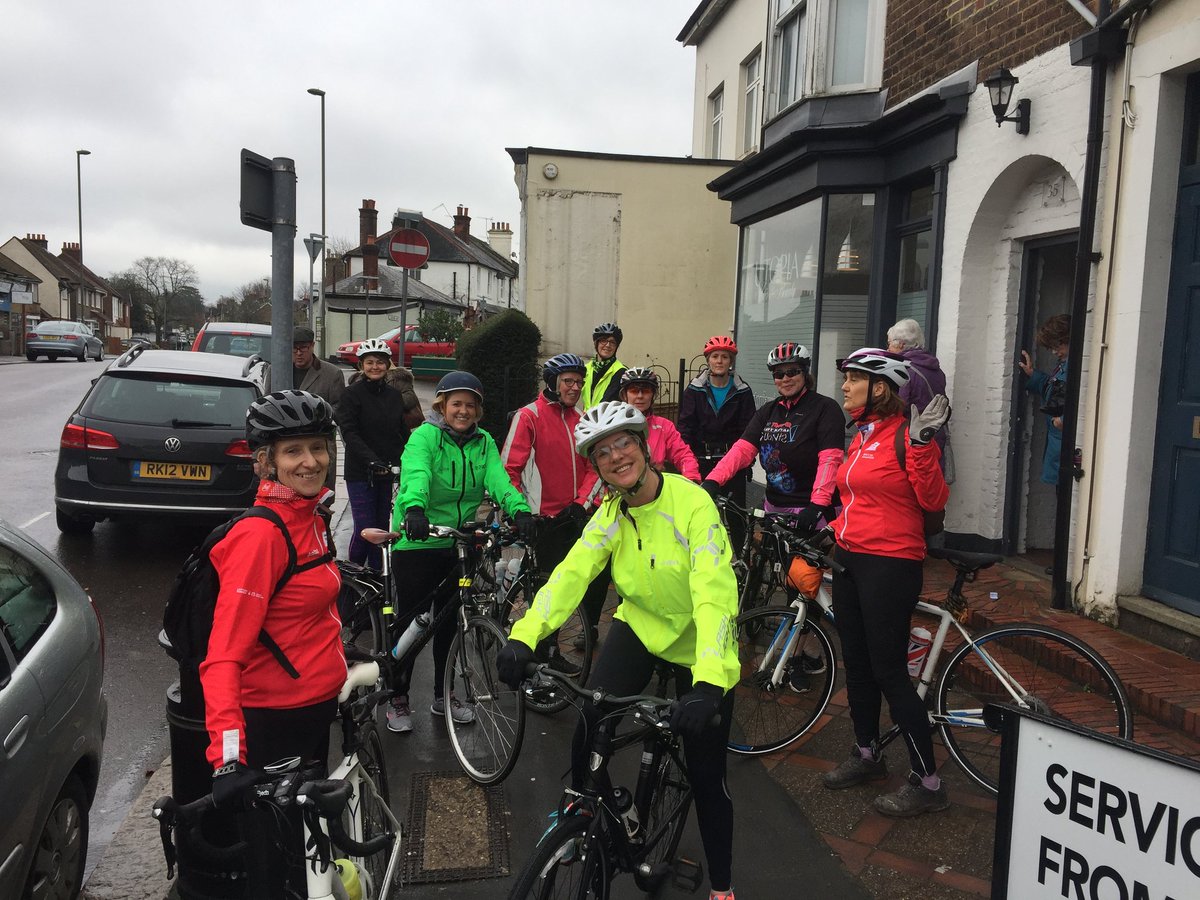 Maisonduvelouk's tweet image. Brilliant first @HSBCUKBreeze womens rides, full house. 20km with 200 metres of climbing. Great work! #womensride #groupride #shopride