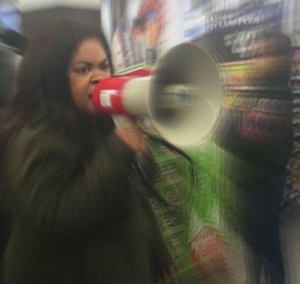 HOLA VENGO A RECORDAR QUE ME CAMBIE DE CUENTA Y AHORA ESTOY EN @lgbtetsu 
also empecé a subir más dibujos y tan ahi