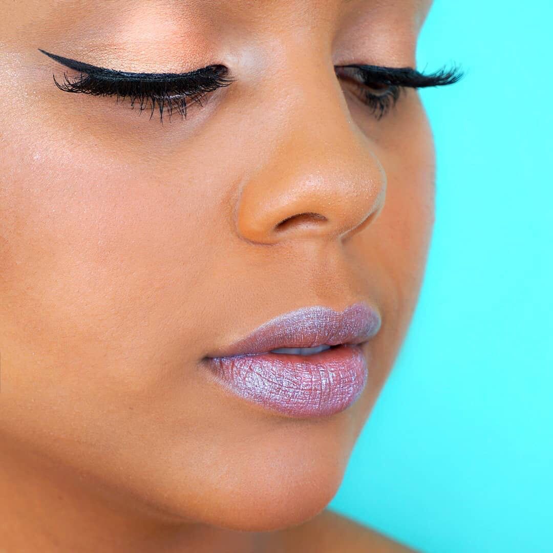 tartecosmetics on X: Which can't you LIVE without? Lipstick OR liner? ✨⚡️️  👄: #rainforestofthesea color splash shade shifting lipstick in scuba dive  👁: #tarteist double take eyeliner #crueltyfree #rethinknatural  #seathechange