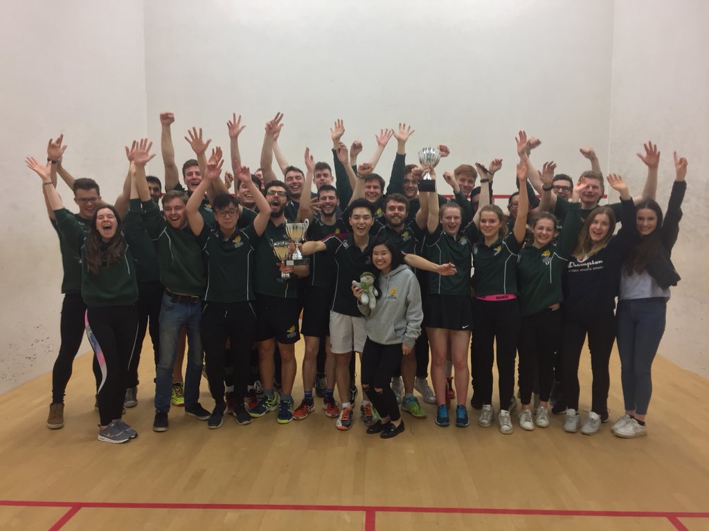 UOL_Sport's tweet photo. *Official Varsity Score Update* 

@uniofleicester 1️⃣7️⃣ - 6️⃣ De Montfort University. 

A hat trick of wins for the @UoLSquash with the Men’s 1st and 2nds and Women’s 1st! 

Congratulations all involved 👏🏼 

#FearLeics https://t.co/D1JnITQE7k