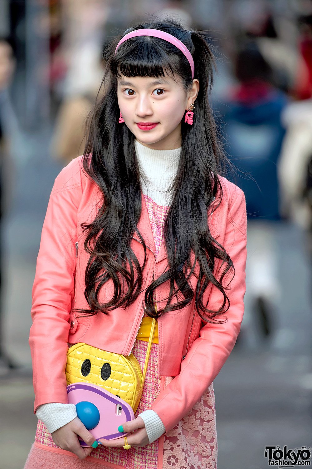 Tokyo Fashion on X: 14-year-old aspiring Japanese actress A-Pon  (@a_ponnnnn) on the street in Harajuku today wearing a retro inspired look  with a leather jacket, dress, WEGO platform shoes, smiley face bag