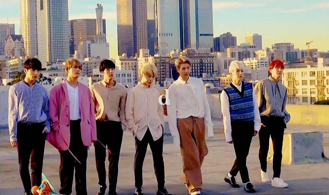 AlguemDBTS's tweet photo. 7 maneiras de amar cada 7 pessoas 

#BTSARMY #BestFanArmy 

@Aniinhaaa0 https://t.co/B7CVqzEPL2