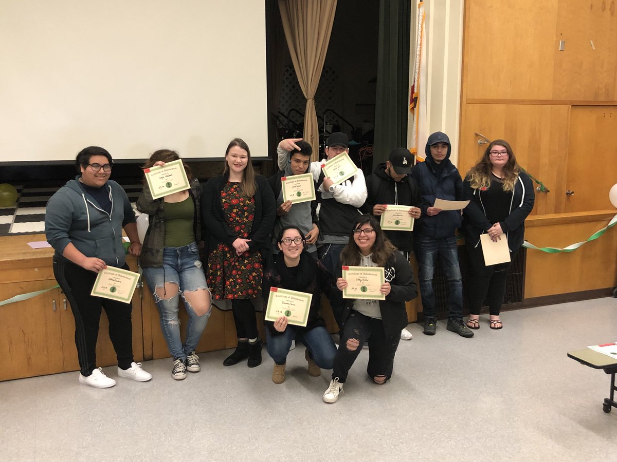 KatyKazi's tweet photo. #proudprincipal moment #attendancematters #studentleaders18 #teacherof the session at Maple HS #greatstaff #greatschool #greatkids @lusdedtech @msinstagrahm @pjpulosfusd @rpv805 @rapsa https://t.co/tSv6rSxxSc