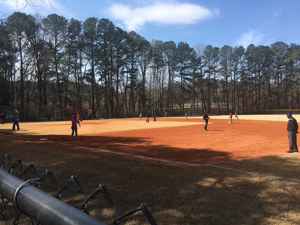 LEADAtlanta's tweet photo. 1st week of MS ⚾️ games in the 📚s. Check the schedule at https://t.co/yWFbog1Alz &amp; come out to support. TY to our staff, partner schools &amp; @ATL_ambassadors for your leadership👊🏿⚾️🎓🏆#WinningAtTheGameOfLife #JrAmbassadors @APSPartnerships https://t.co/oICSngpm9V