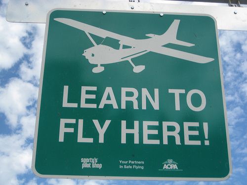Coin2Fly's tweet photo. We are working with Flying Schools to start accepting #Coin2Fly as a payment method for new pilots. #CTF #cryptocurrencies #cryptocurrencynews #altcoins #masternode https://t.co/4sY7Uzu7tN