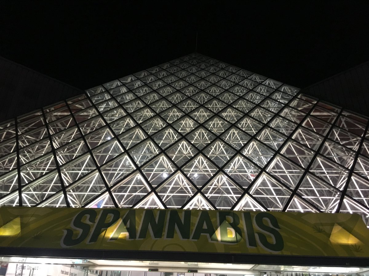 theTriminator's tweet photo. #TheTriminator crew is having a great time at #Spannabis! Be sure to follow us on IG @TheTriminator
#OwnYourHarvest #Spannabis2018 #Triminator https://t.co/dglYOP0ELd