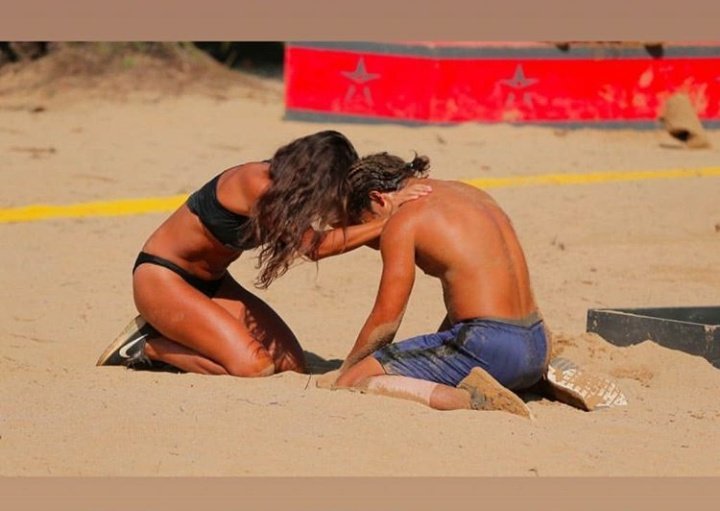 JaeFruriova's tweet photo. Cuando quieras rendirte, cuando creas que ya no tienes posibilidad, cuando te sientas menos... Recuerda a estos 2 grandes atletas y recuerda que ellos jamás se rindieron y volaron alto hasta conseguir sus sueños. #TodosConErnestoyMacky #ErnestoALaFinal #MackyALaFinal #SoyExatlon https://t.co/EjT1nyU8nQ