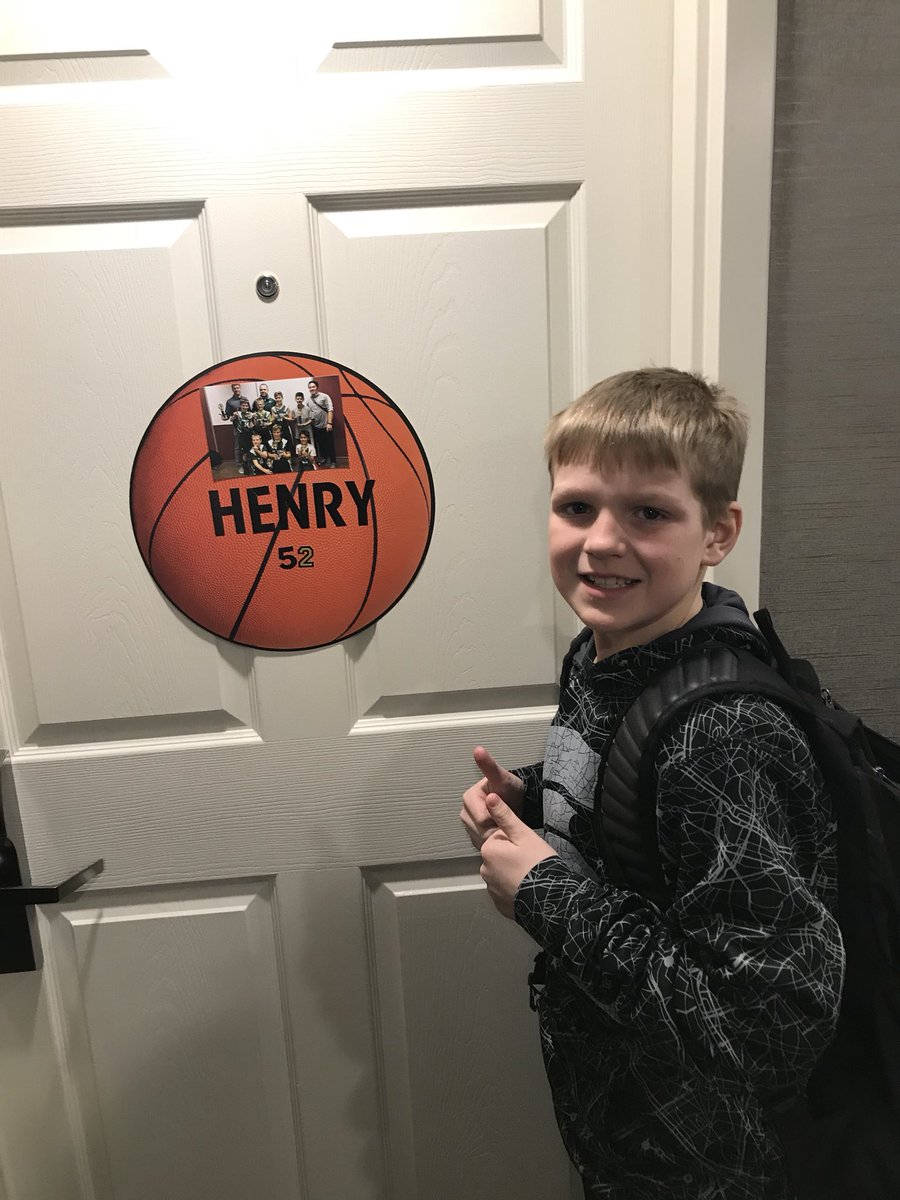 c_e_haakenson's tweet photo. Drove all the way to Delano to play some cross-town b-ball. Spartan WIN this time. We’ll be watching this play out for another 7 years! #rivalsonthecourt #friendsinreallife #thisincludestheparents #statebball @jhaaken https://t.co/o2viItYDVP