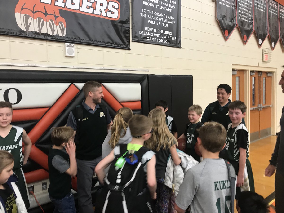 c_e_haakenson's tweet photo. Drove all the way to Delano to play some cross-town b-ball. Spartan WIN this time. We’ll be watching this play out for another 7 years! #rivalsonthecourt #friendsinreallife #thisincludestheparents #statebball @jhaaken https://t.co/o2viItYDVP