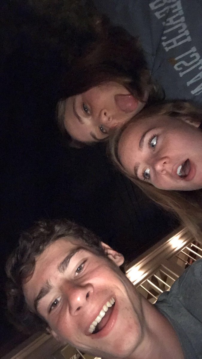 AubsoluteVodka's tweet photo. Happy birthday tommy🎉🎂🤩 hope it’s a great one💙❣️❣️ #carsnaps #yourdograpedme #earinfections #scoliosis #pinchednerve @Tommy_Reinhart https://t.co/2ZRTLllluN