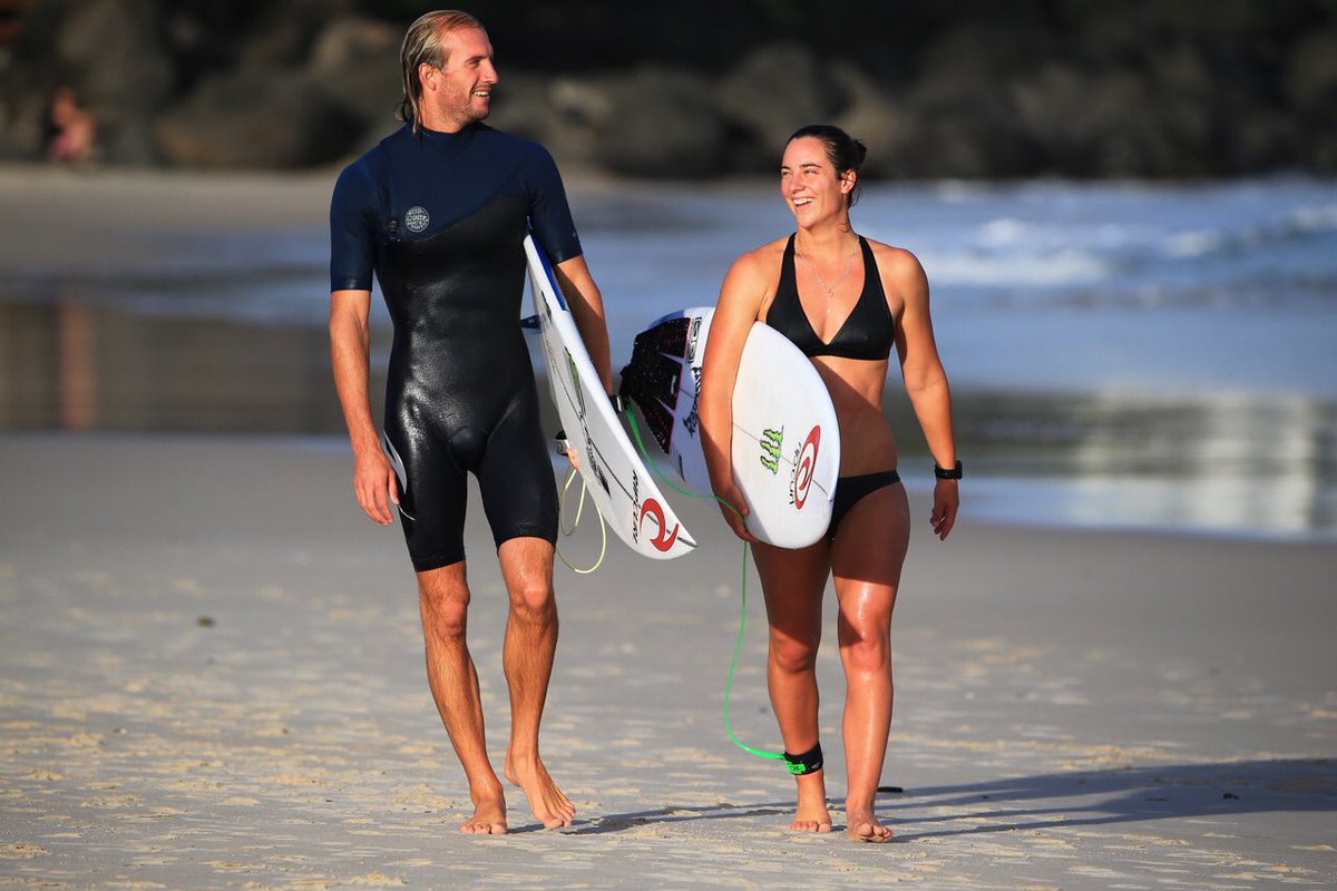 ripcurl's tweet image. We are ON! The 2018 @wsl season to start at 7:30am local time for RD1 of the #QuiksilverPro followed by RD1 of the #RoxyPro