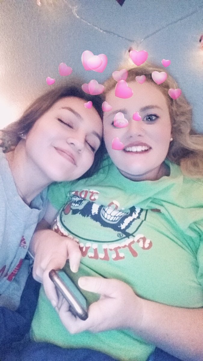 darian_foster's tweet photo. HAPPY BIRTHDAY TO MY BESTEST FRIEND EVER!! The only bright side to my college career is gaining Kathryn as a forever friend/sister. I hope your day has been the greatest love you girly!🤗💘💓💖💜💛❣ https://t.co/tupJdWZTW4