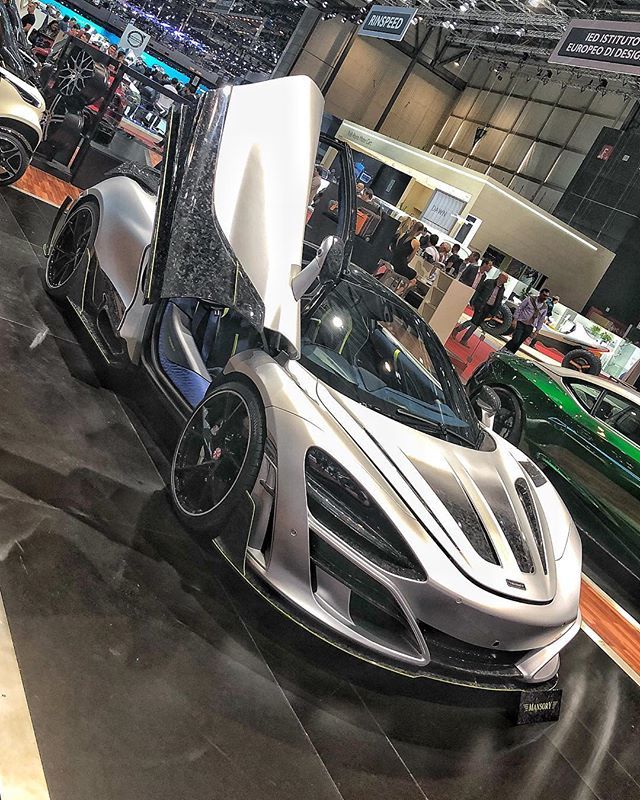 Manelori's tweet photo. ✖️ El stand de @mansory.official todos los años me parece lo más exagerado de @gimsswiss 🤑✖️
- - -
The Mansory stand every year seems to me the most exaggerated of the #GIMS
- - -
📸 con #iPhoneX
- - -
#Instacar #Cargram #MotorExperience #Motorsho… https://t.co/7ojMb14utw https://t.co/0YuN5mIl4G