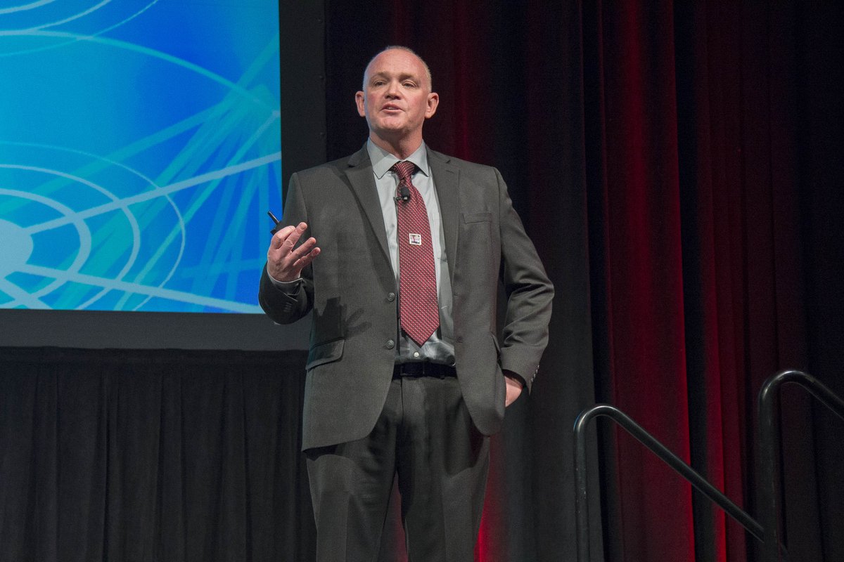 FirehouseWorld's tweet image. #FHWorld18 : Extra Alarm Session "Horror on the Las Vegas Strip"  @ClarkCountyNV Fire Chief Greg Cassell + @LVMPD Undersheriff Kevin McMahill describe response efforts + lessons learned  ow.ly/iwI530iS75o