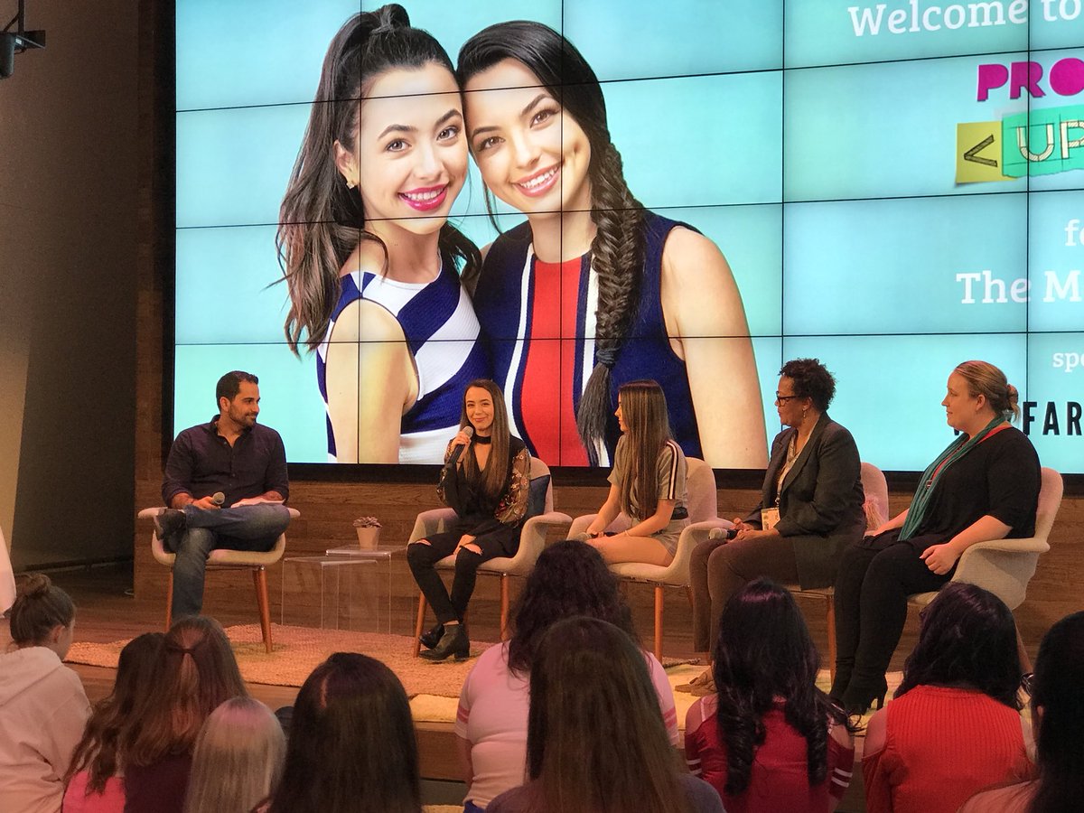 rosenbergann's tweet image. Using #STEM to solve real problems in people’s lives‘
#MerrellTwins join leaders in technology — speak about their latest completed engineering project: Smart Mirror via #ProjectUpgrade #sxsw #SheInnovates