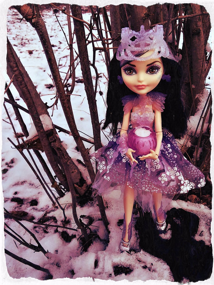 MHEuroCollector's tweet photo. Duchess in Italy ❄ #EverAfterHigh #MonsterHigh #Dolls #WinterInItaly #photography https://t.co/wndfR1WyE2