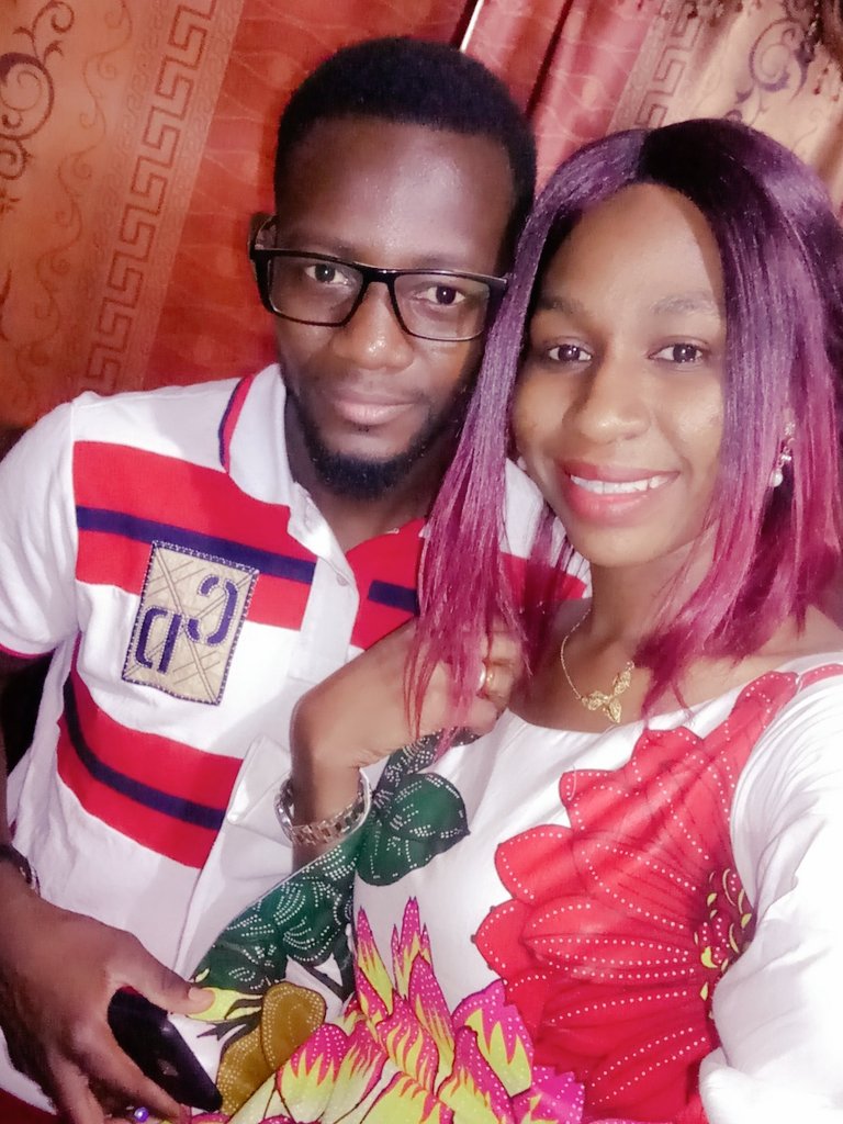 LalaichaM's tweet photo. Heureuse de revoir @OusmaneMakaveli un jeune blogueur très présent dans la blogosphère malienne et participant du #TechcampMali au #YALICampSelingue https://t.co/UMLpI8vCqM