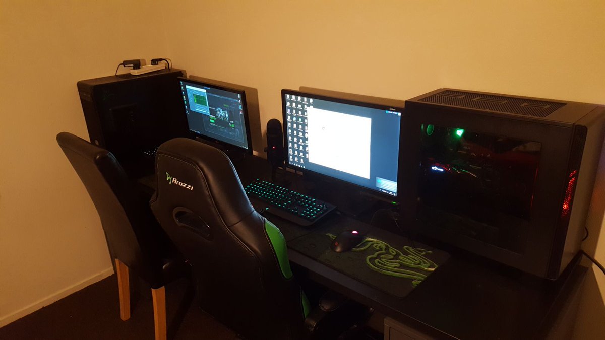 B0zey's tweet photo. New case, new watercooler, all that's missing is a gaming chair for mrs.Bozey https://t.co/MPprKfRzfn