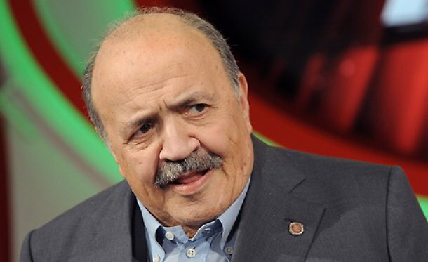 Righetto01's tweet photo. “L’amante è meglio del marito” #cepostaperte https://t.co/1WDn5m05hB