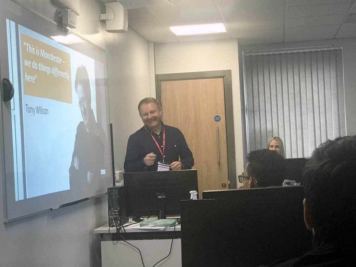 FS_MediaCityUK's tweet photo. ROB JONES OF ITLAB VISITS I.T &amp; COMPUTING STUDENTS AT FUTURESKILLS
Rob Jones, from ITLab, came into FutureSkills on Friday to give an inspirational I.T Careers talk to 40 or our Computing students.  A great afternoon had by all!
#ITForMe @ITLabUK #ThankYouRob @SCC_Computing https://t.co/acyNzR0VqE