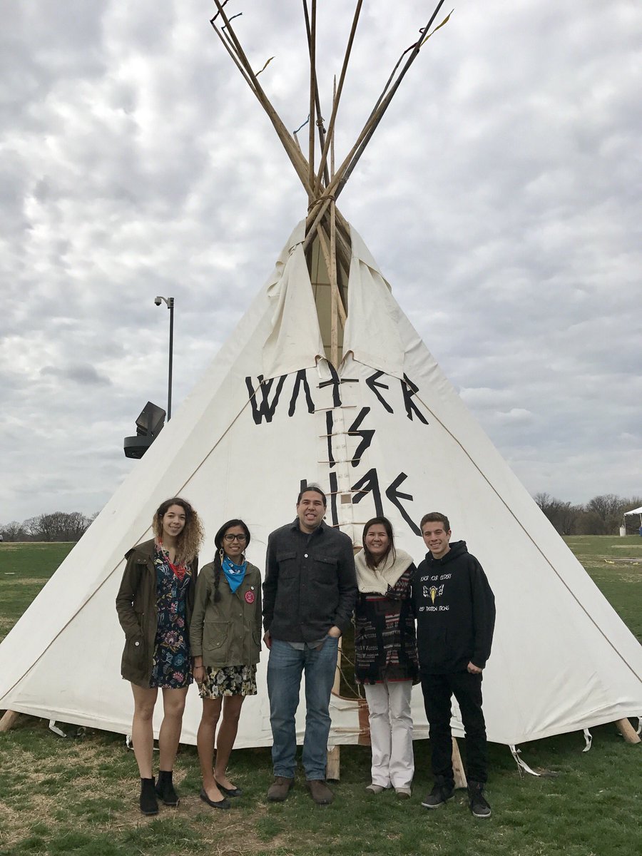 _NativeInLA's tweet photo. ONE YEAR AGO: #NativeNationsRise. Such an honor to organize with incredible humans with beautiful souls, for #IndigenousRights and #ClimateJustice. #MniWiconi https://t.co/lURnPNjizS