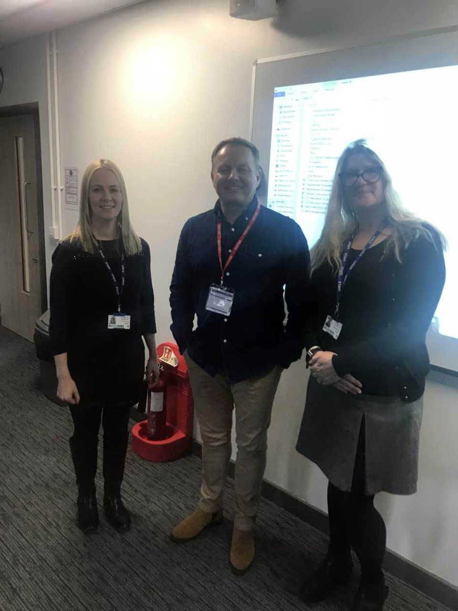 FS_MediaCityUK's tweet photo. ROB JONES OF ITLAB VISITS I.T &amp; COMPUTING STUDENTS AT FUTURESKILLS
Rob Jones, from ITLab, came into FutureSkills on Friday to give an inspirational I.T Careers talk to 40 or our Computing students.  A great afternoon had by all!
#ITForMe @ITLabUK #ThankYouRob @SCC_Computing https://t.co/pyDlQYlZlA