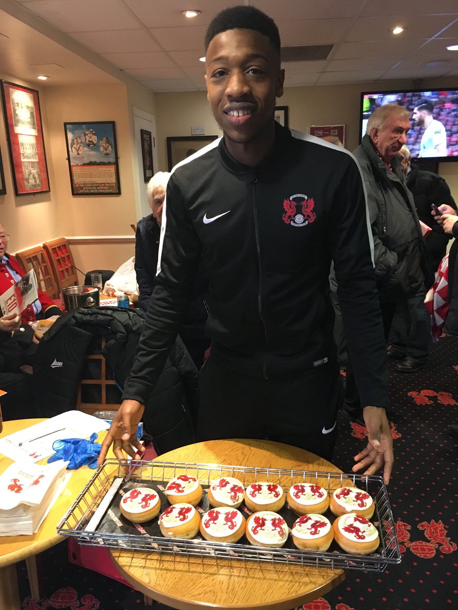LOFCSupporters's tweet photo. STAR MAN RESULTS: Today's runner up is @james_brophy94 and #LOSCStarMan is our guest #Onut seller @Ebouadams #OurClub #FansVotesMatter #UptheOs ⚽️👍🏼👏🏼 ⚽️ https://t.co/CzXKZjtY6U