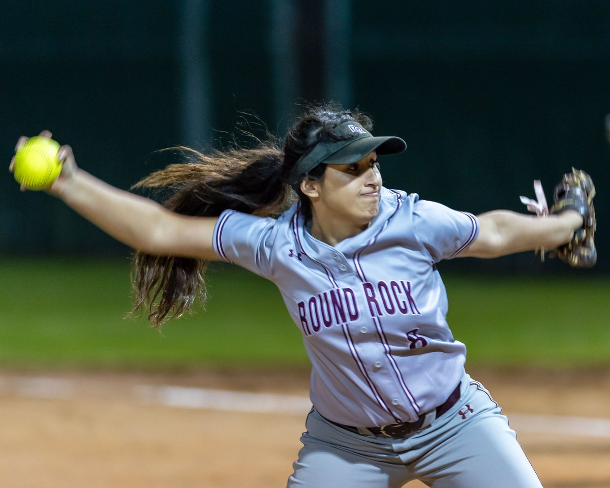 HenryHueyPhoto's tweet photo. Nikki Ramirez on the mound for the Dragons. Round Rock softball wins 10-0 at home over Stony Point, 3/9/2018. @RRLeaderSports @DragonNationRR https://t.co/NYULuwzRGq