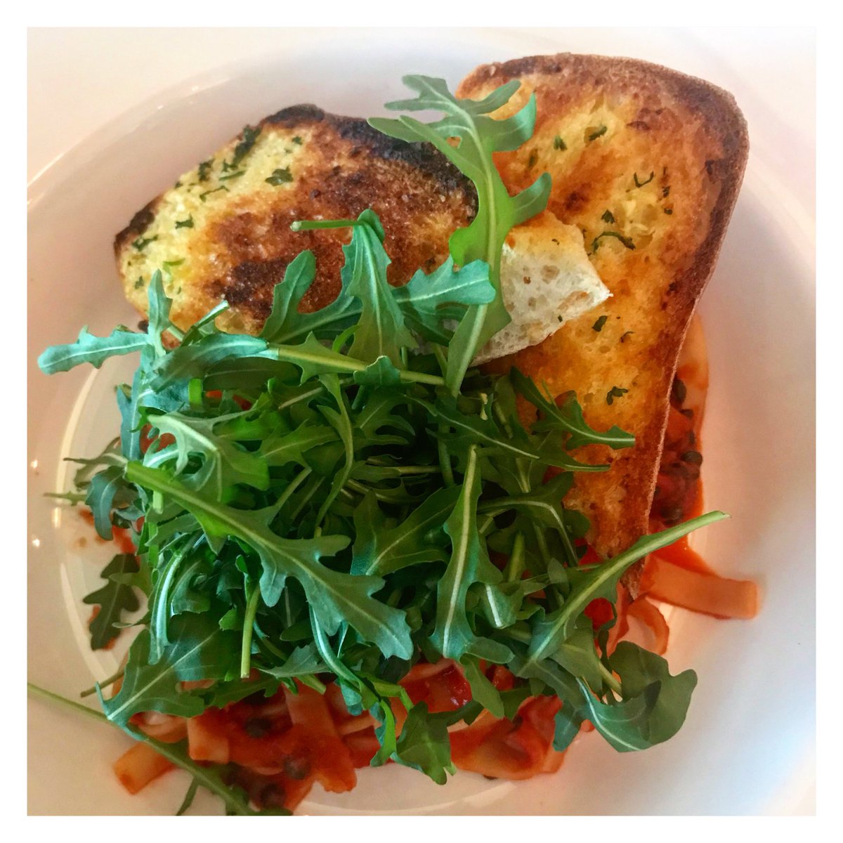 SlimmingWorldS1's tweet photo. Visiting the in laws today and we went out to dinner. It was hard finding something SW friendly so I had lentil bolognese with rocket and garlic ciabatta. The garlic ciabatta probably wasn’t the best so planning SP days for Sun - Tue to compensate ... #SlimmingWorld #WeightLoss https://t.co/eRBGSHa4pi