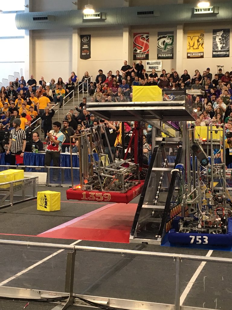 MeanMachine2471's tweet photo. We moved on to semifinals! #omgrobots https://t.co/XM1QV2xfCZ