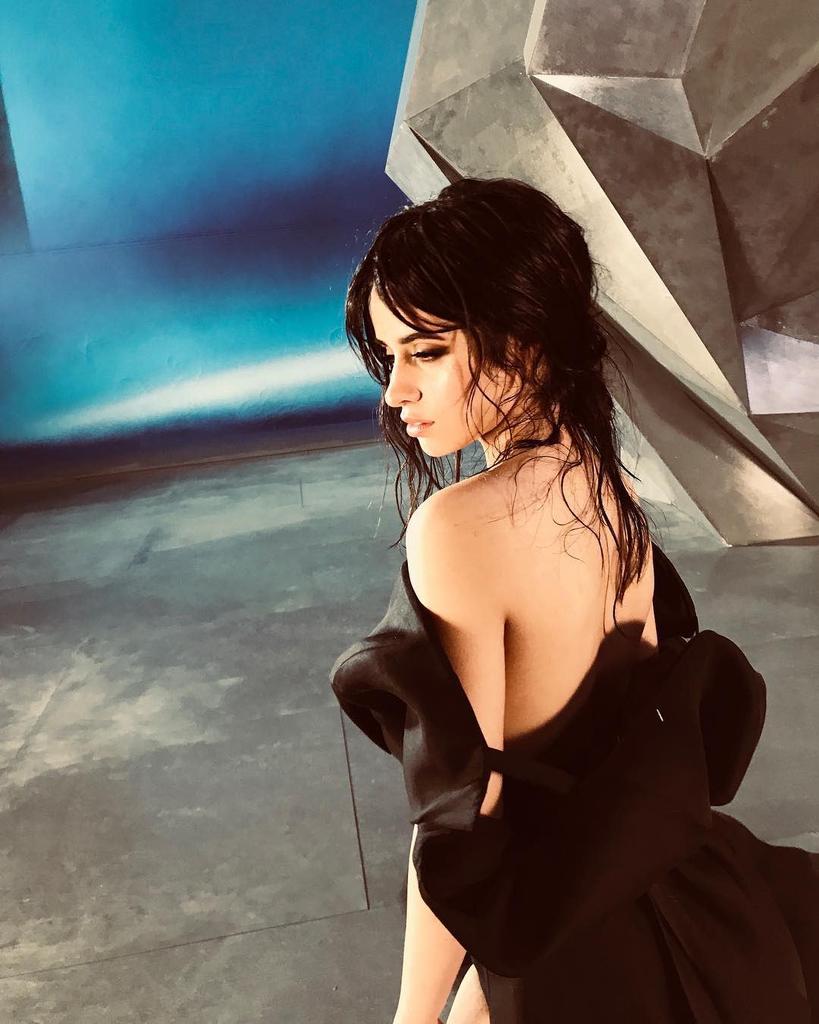 KaahCabeyo's tweet photo. @KCCabelloVotes QUINTO VOTO, RT AQUI MINHA GENTE
#KCA #FavBreakoutArtistCamilaCabello https://t.co/nxOGSbgrHC