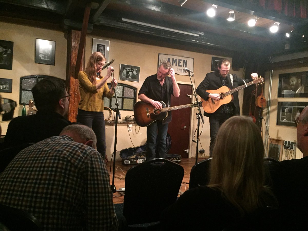 Avond voor de fijnproevers: <a href="/RodPicott/">Rod  Picott</a> in <a href="/cafedeamer/">Cafe de Amer</a>, bijgestaan door het Canadese folkduo Roger Roger. Erg mooi.