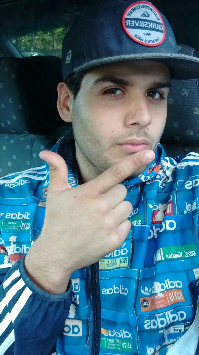 FcJuventus9's tweet image. Si te extraño no es extraño ⚽ 

#LeoPipa  #YaVuelve #LP9 #LP1