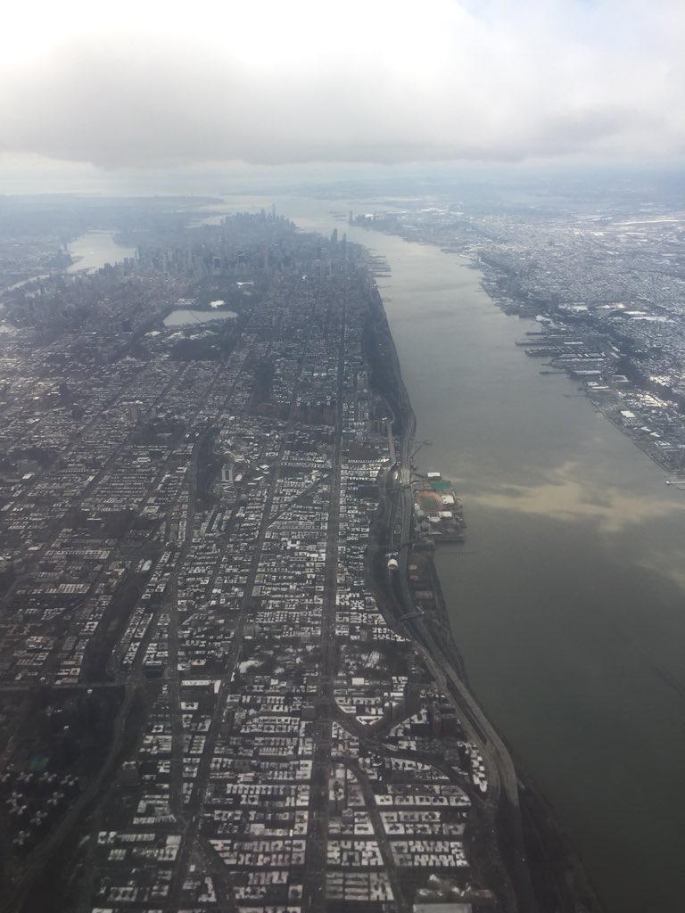 wearlilu's tweet photo. En route to Austin for #sxsw. We’ll be presenting how our technology makes breast pumps more efficient  to help moms reach their #breastfeeding goals. Come learn more tomorrow at 5pm in the Health and Wearables category of #SXSWaccel. #breastfeedinginnovation https://t.co/pkIdn5bEos