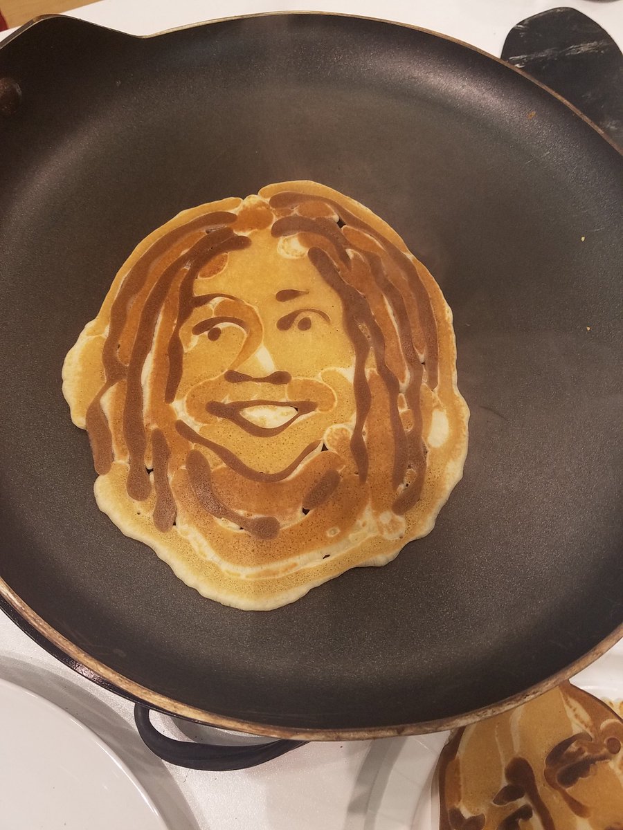 tiffanygholar's tweet photo. So far the highlight of the @HousewaresShow has been getting a pancake portrait made by a chef demonstrating the BlenderBottle at the Whiskware booth. 😁 https://t.co/CHCdDWLafi