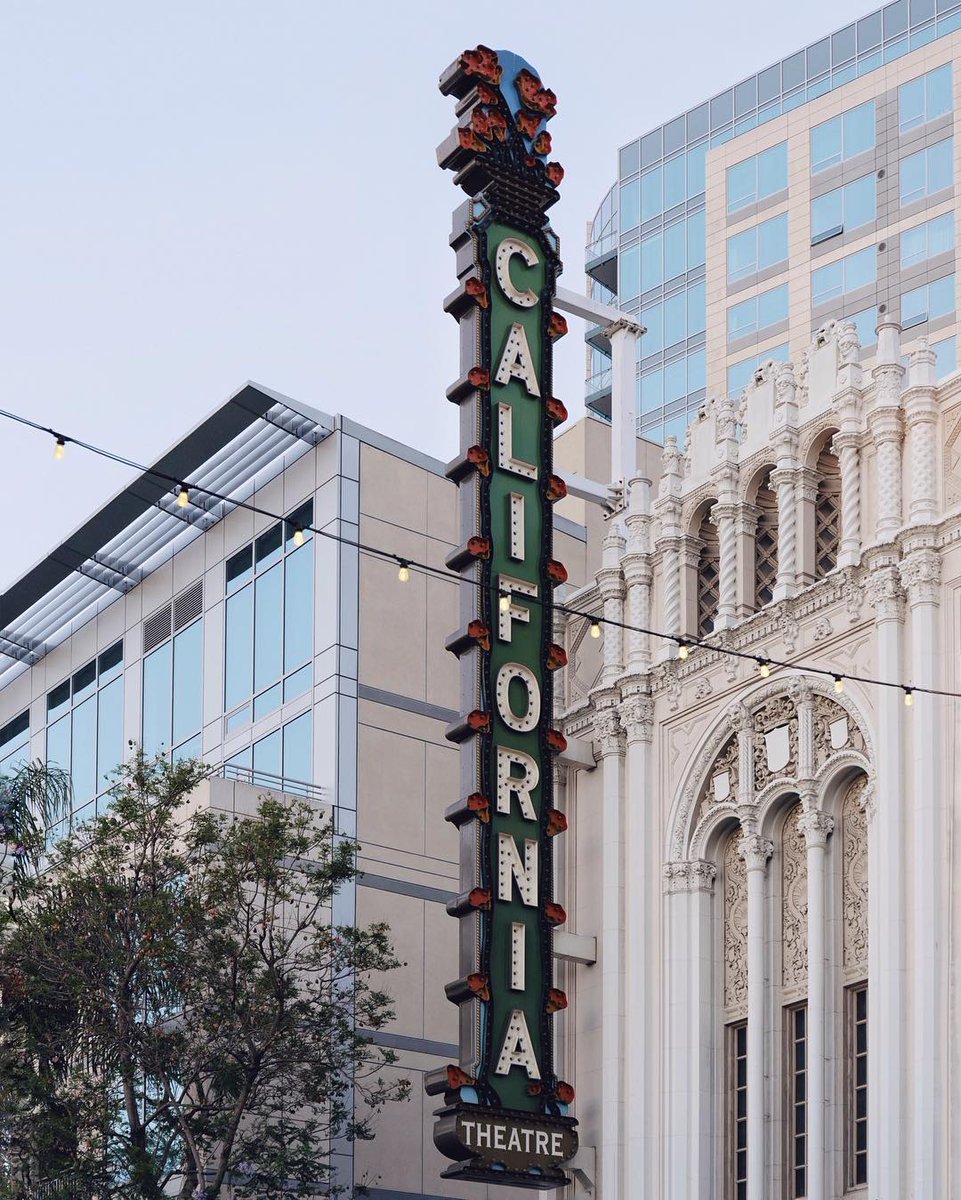 This weekend's adventure: getting into my theatrical side at the #CaliforniaTheatre. | photo: lufthansa | 
goo.gl/oYYGdH
