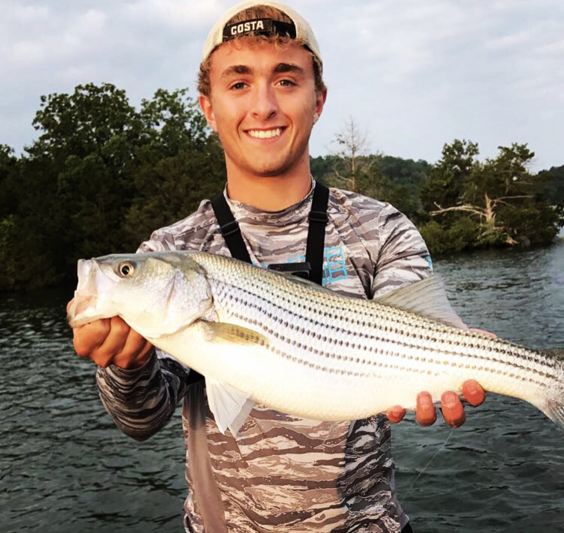 KevinGLowery's tweet photo. Congratulations to senior @ColeBreeden13 on being recognized by @MASCstuco as a Distinguished Student Leader! @LebanoStuCo @LebanonR3 #MASCstate18 #R3inspires https://t.co/w3LGrCMt9J
