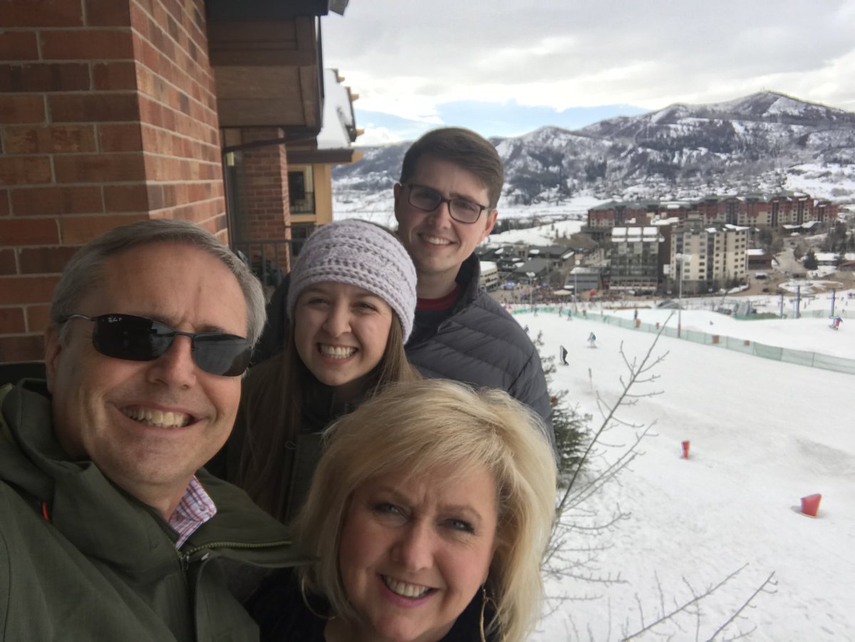 steelyjdaniel's tweet photo. Steamboat Springs, here we come! #springbreak2018 https://t.co/uzYqeGjPl2
