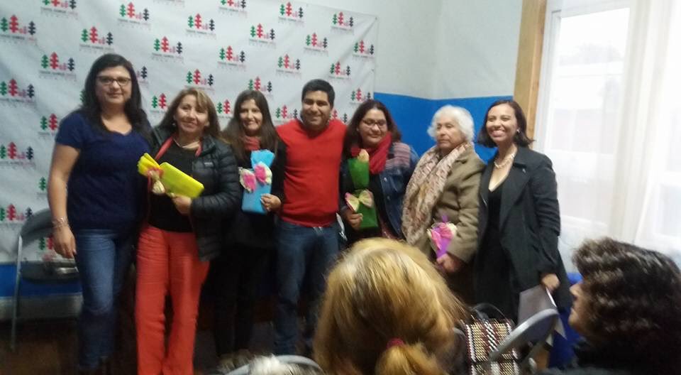 pdclosrios's tweet photo. Ayer nos reunimos a conmemorar el "Día Internacional de la Mujer" y rendimos homenaje a tantas camaradas que han sido un aporte para nuestro partido y para el país. https://t.co/Arkc8jIVyP