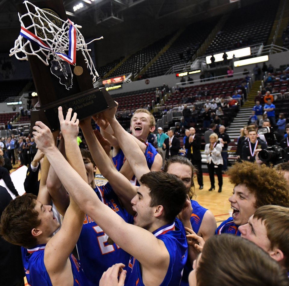 RojoPix's tweet photo. #okawville brings home title hardware in #IHSA Class 1A Championship with 59-48 win over #Annawan.https://t.co/66HSWFSgZz #pjspreps #rocketpride https://t.co/dhvRnpSVsf