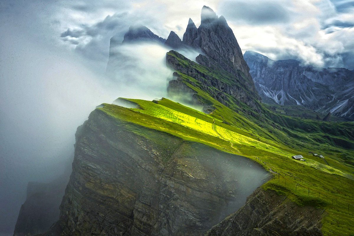 lorimcneeartist's tweet photo. Italian Dolomites #photo by Infinity Visions https://t.co/1QdVFyQeQx