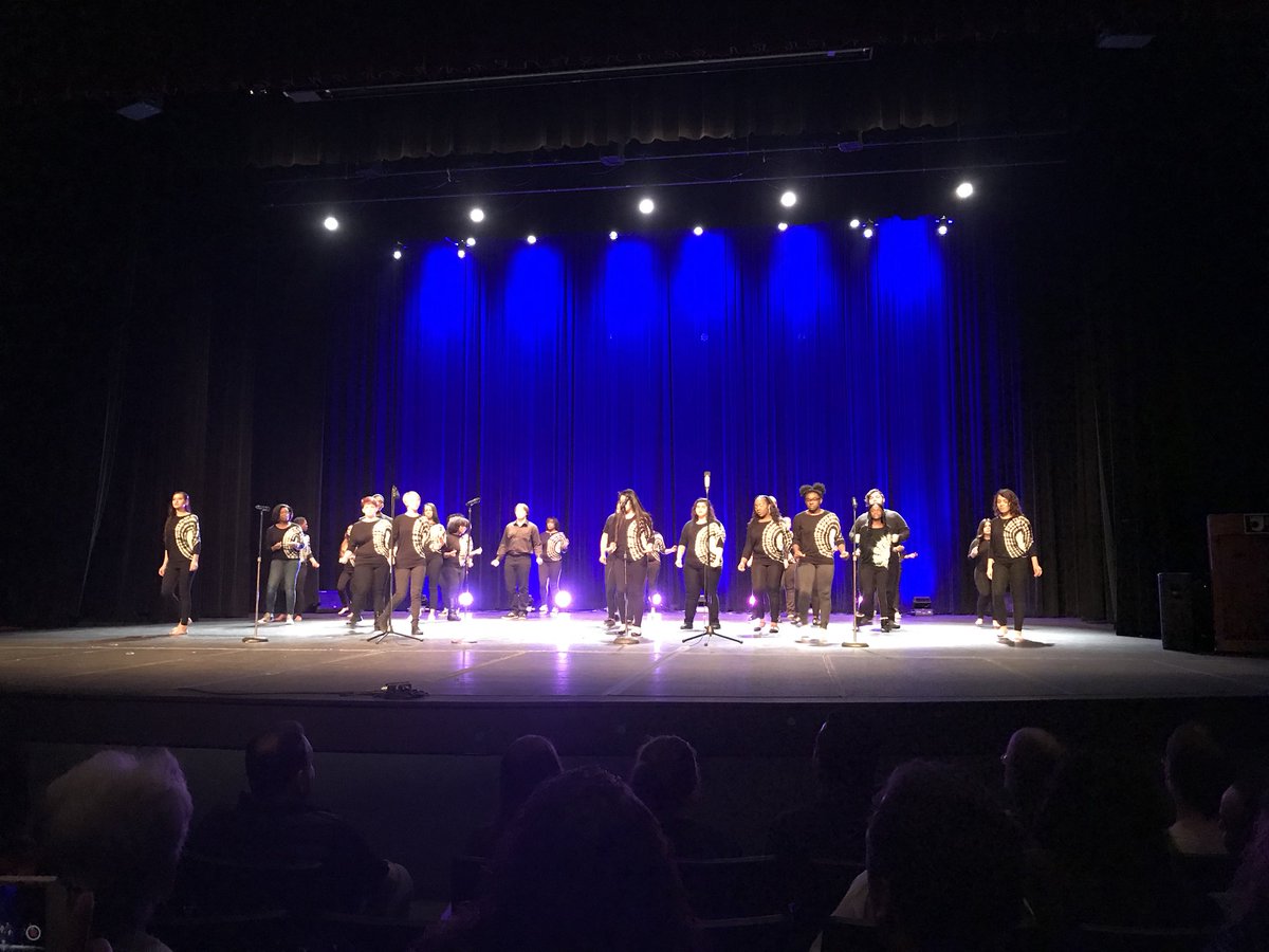 DavidKAllen_'s tweet image. @SSS_Spartans is #goodatgoodbyes as they close tonight's Showcase. Great collaboration of Dance and Chorus and a great show tonight!! @JCPS_NC is filled with talent!