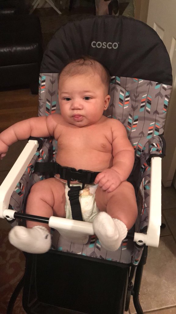 MattWilcox_6's tweet photo. My fat man is 4 months today 😩😩. Time is flying . Don’t know what I’d do w/o him tho 🖤🖤 https://t.co/doZKoU8ZXY