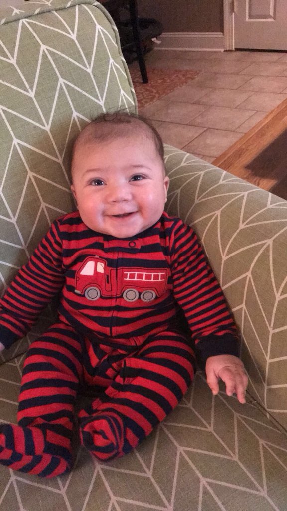 MattWilcox_6's tweet photo. My fat man is 4 months today 😩😩. Time is flying . Don’t know what I’d do w/o him tho 🖤🖤 https://t.co/doZKoU8ZXY
